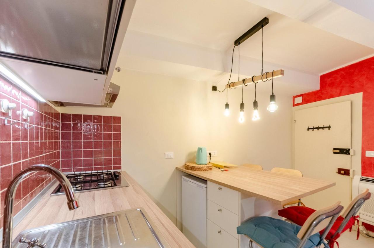 Joivy Cosy Flat In The Centre Apartment Genoa Bagian luar foto